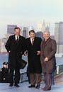 upload_wikimedia_org_wikipedia_commons_thumb_2_23_Reagan_Bush_Gorbachev_in_New_York_1988.jpg_412px-Reagan_Bush_Gorbachev_in_New_York_1988.jpg