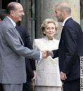 bigpicture_typepad_com_comments_images_zidane_chirac_chirac_handshake.jpg